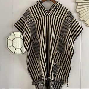 Boho Chic Poncho Black Cream